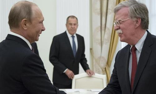 TRAMP NIJE ODUSTAO OD PUTINA: Bolton ide u Moskvu, sastaje se s Lavrovom, Petruševom